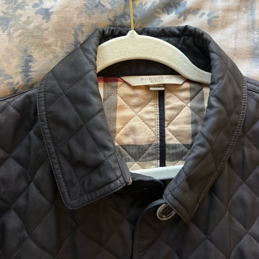 Burberry Quilted Black Jacket with Signature Check Trim - Picture 7 of 14